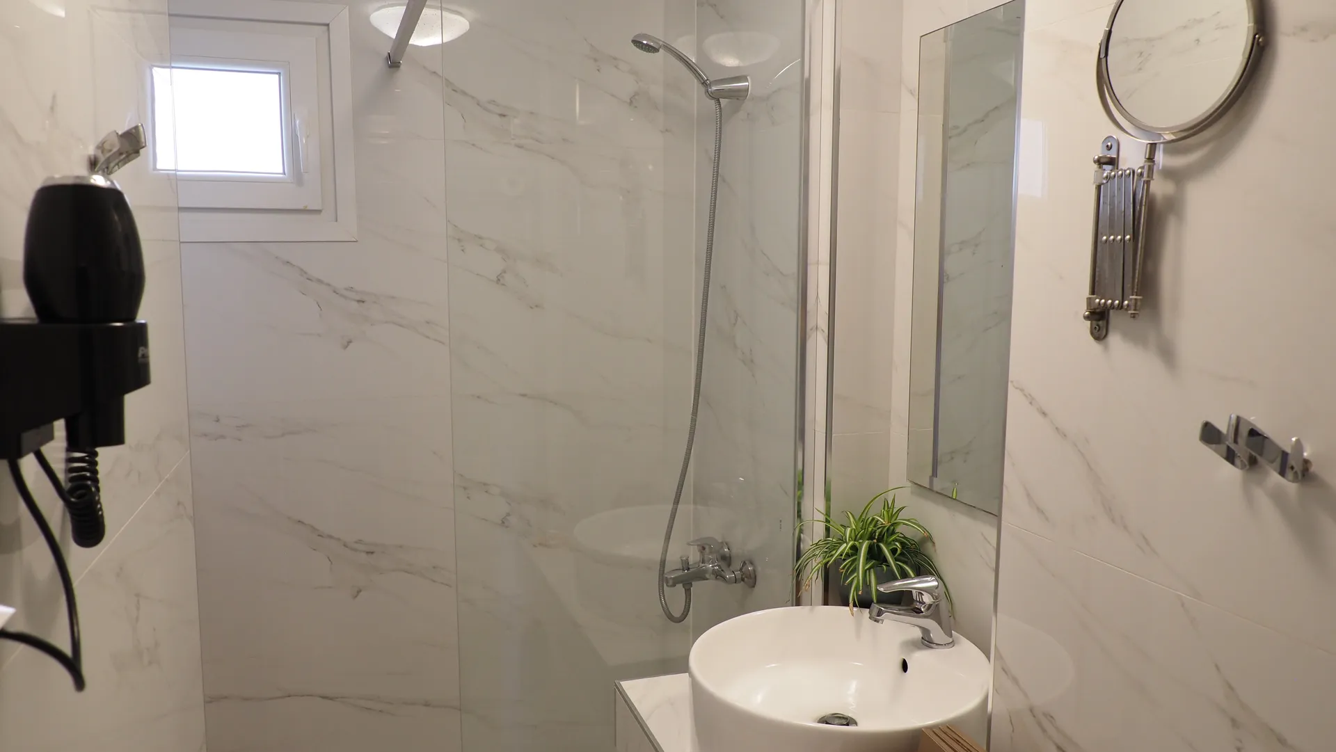 Tiara Holidays - Leonidas Apartments & Suites - Superior Studio Sea View - bathroom